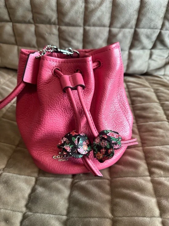 Rare Coach Pink Leather Floral Drawstring Mini Bucket - Picture 2 of 7